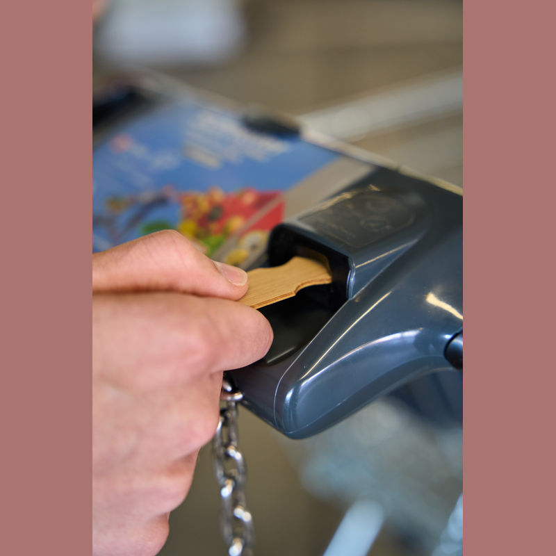 Bambusov obesek za ključe z žetonom za nakupovalni voziček Göteborg - slika 3